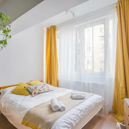 Apartment Garden By Urbanesq