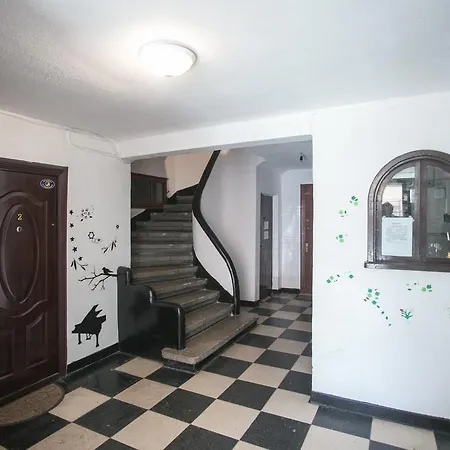 Апартаменти Garden By Urbanesq - Completely Renovated 2026 Бухарест