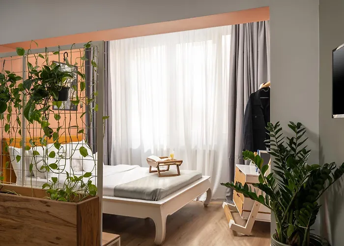 Garden By Urbanesq - Completely Renovated 2026 شقة *