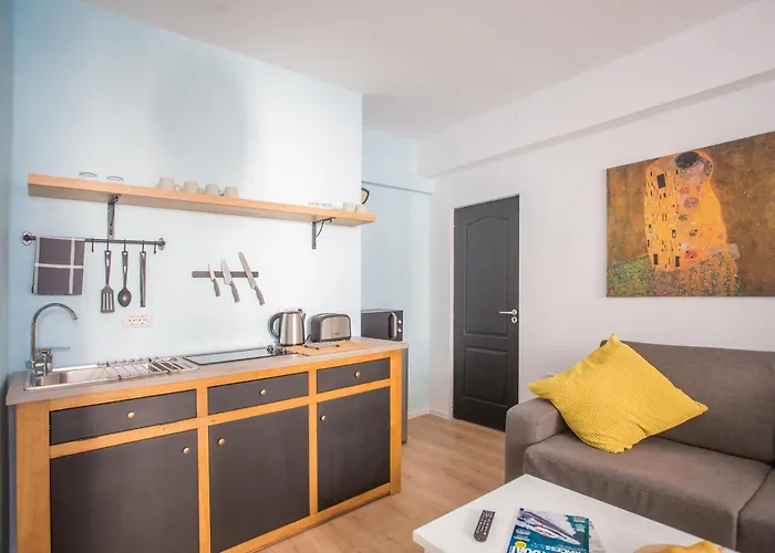 Апартаменти Garden By Urbanesq