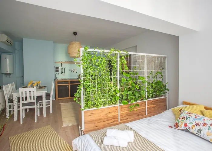 Garden By Urbanesq Апартаменти *