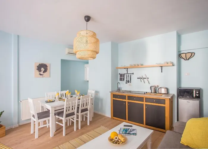 Garden By Urbanesq Бухарест