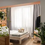 Garden By Urbanesq - Completely Renovated 2026 Apartment *