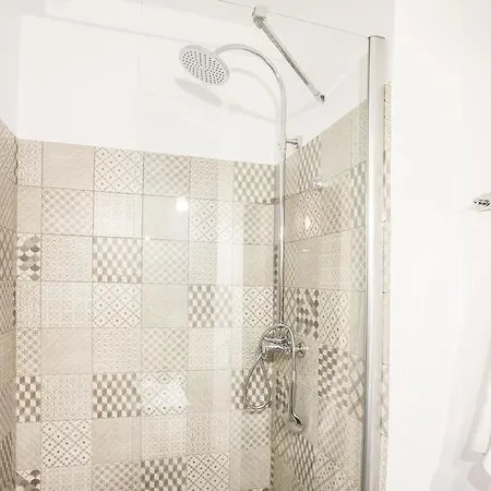 Garden By Urbanesq Apartamento *