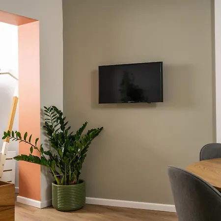 Garden By Urbanesq - Completely Renovated 2026 Bucareste
